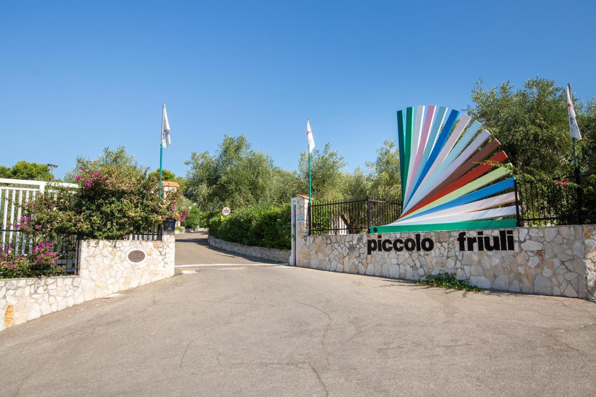 Centro Vacanze Piccolo Friuli Aparthotel เวียสเต ภายนอก รูปภาพ